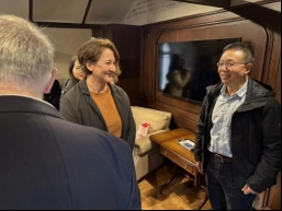 da0c294fe15f48671b74dcbe63595bab_